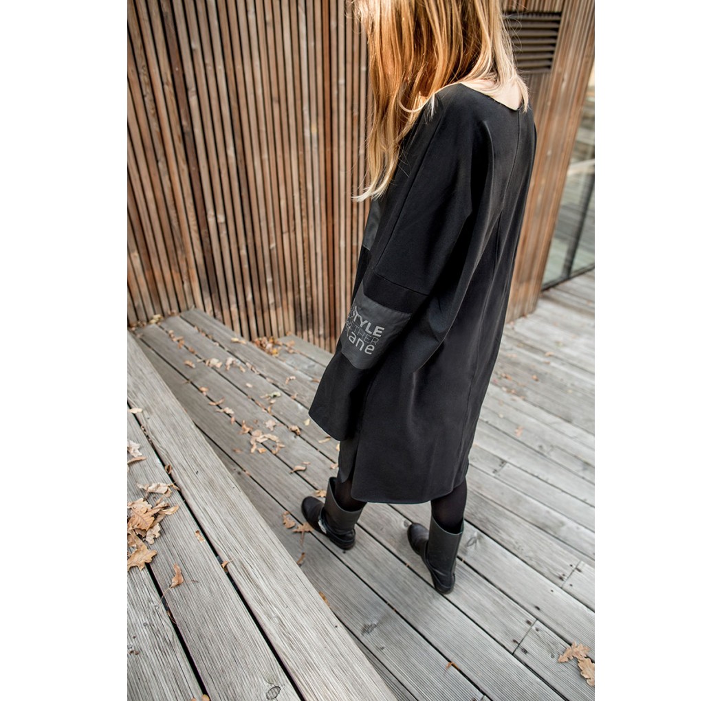 sukienka_z_naszywkami_vienna_black_01