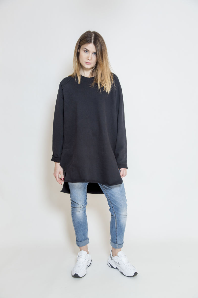 bluza_oslo_black_przód czarna_bluza_oversize_delCane_widok_przód