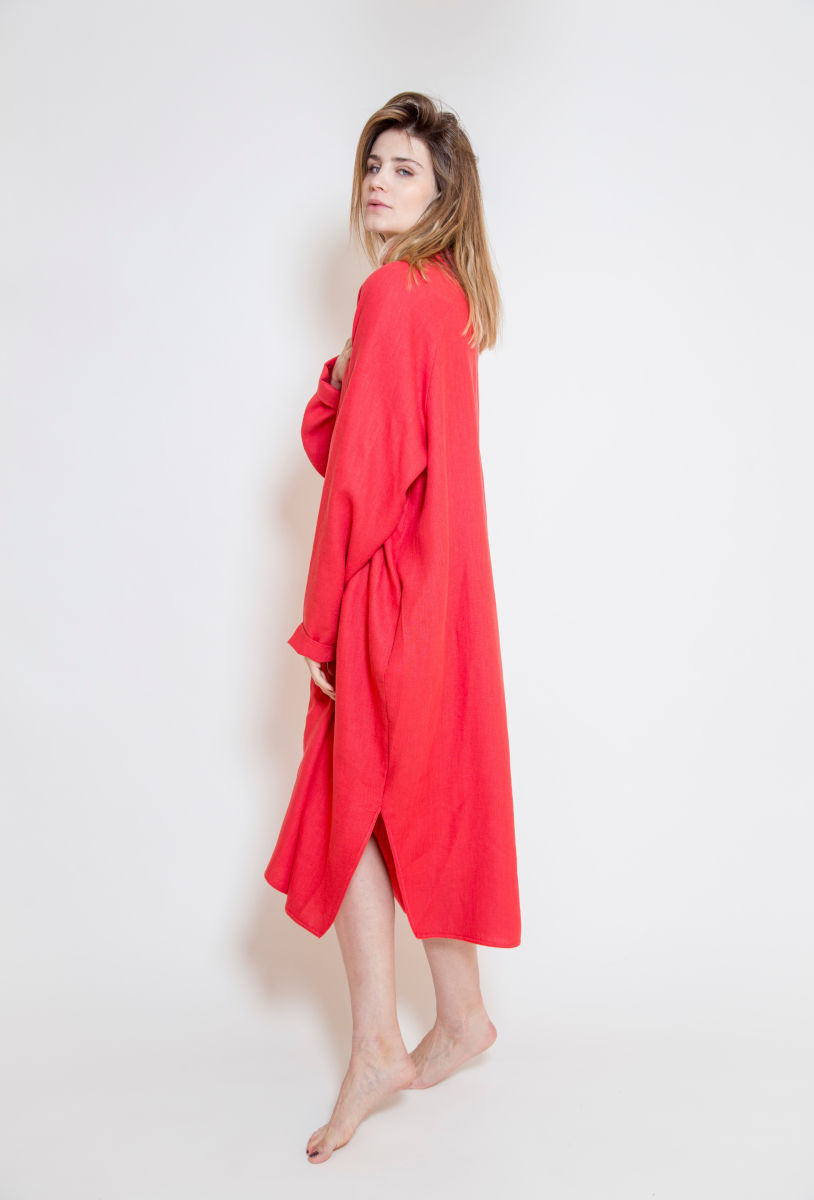 lniany_płaszczyk_oslo_red_bok lniany_płaszczyk_delCane_widok_bok