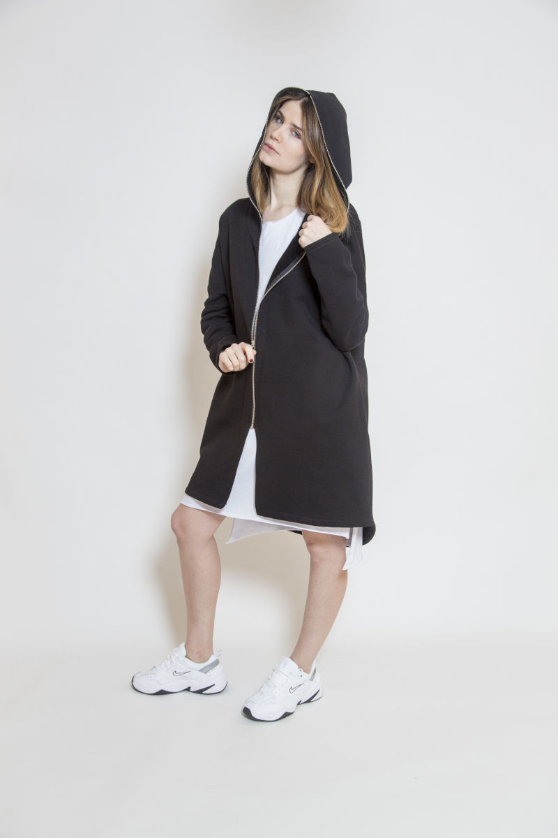 bluza_oversize_oslo_zip_bok czarna_bluza_oversize_delCane_widok_przód