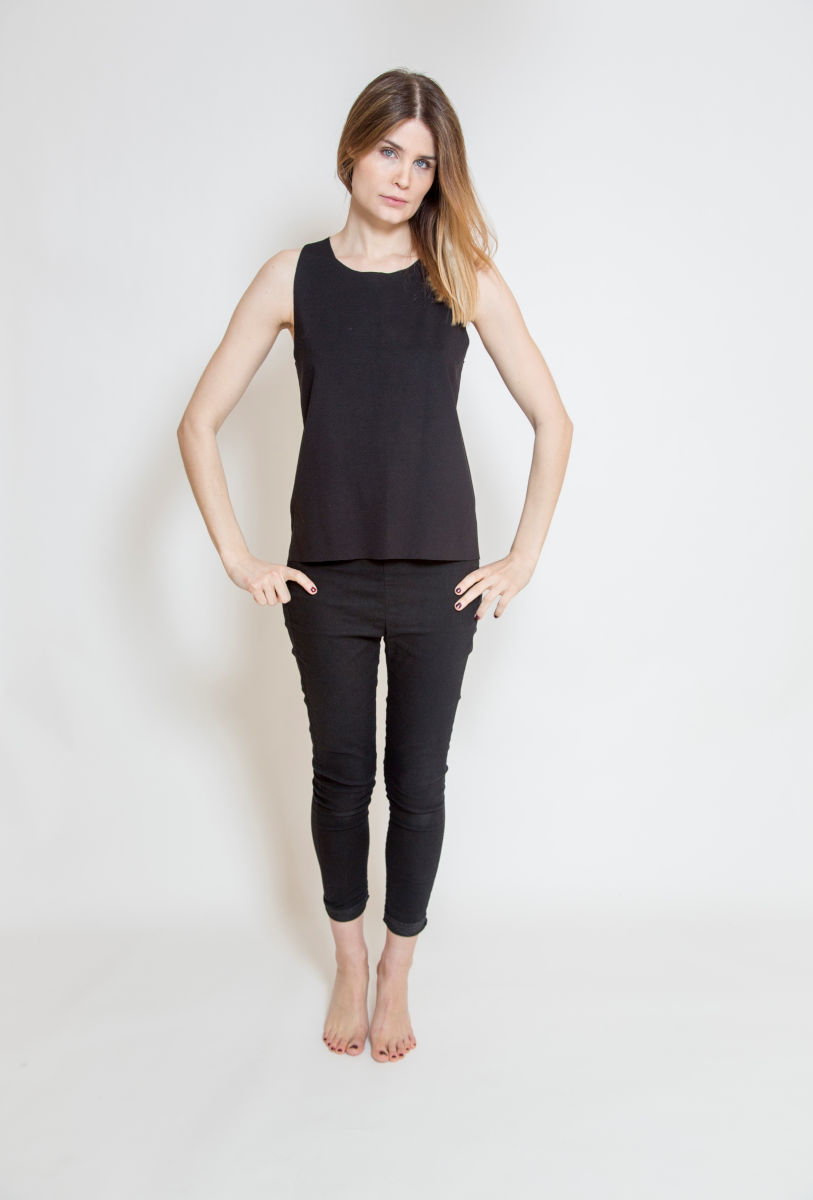 top_oversize_oslo_black_przód czarny_top_delCane_widok_przód