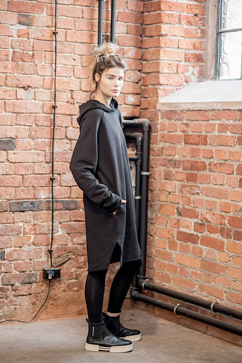 delcane sukienka oversize Amsterdam Sport_bok prawy_m_U0B9768 elcane-sukienka-oversize-Amsterdam-Sport_bok-prawyy