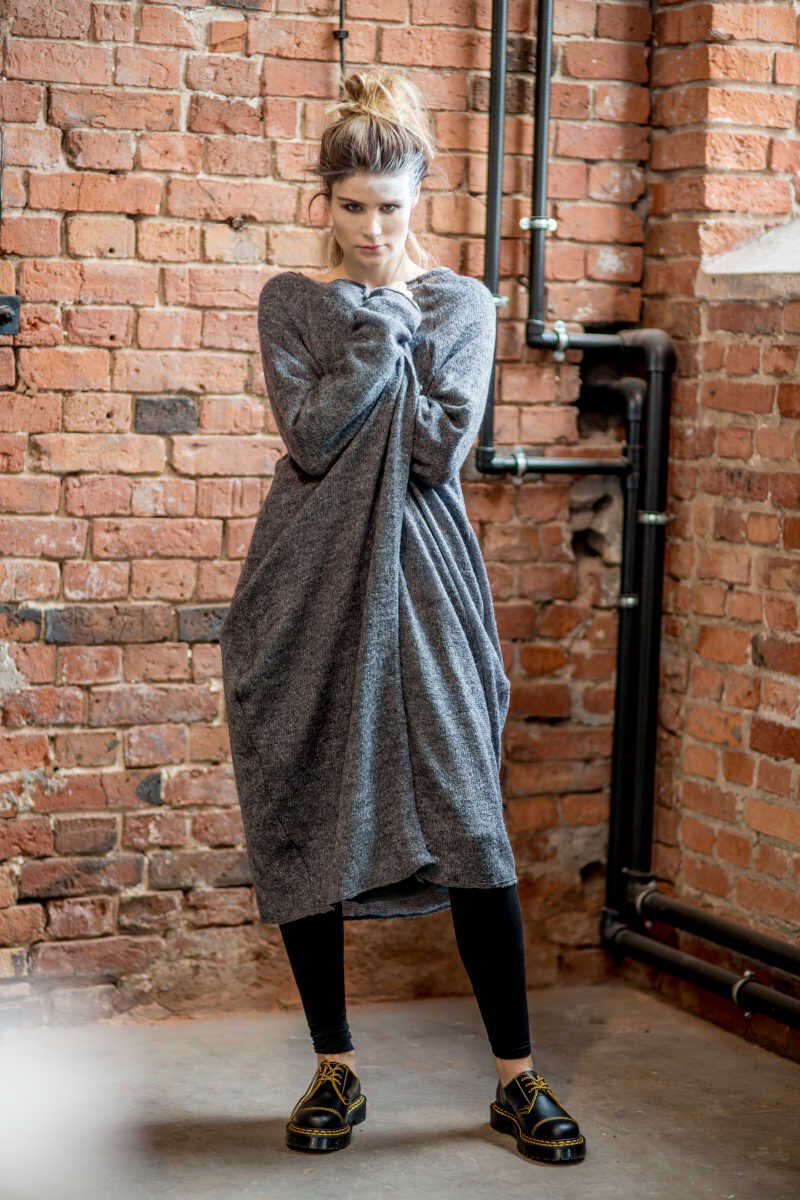 szary-dlugi-sweter-amsterdam-gray-II przod 2