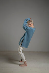 bluza delcane przez glowe oversize niebieska TOKYO blue bokl 1m