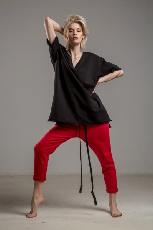 czarny tshirt w serek TOKYO black przod 1m