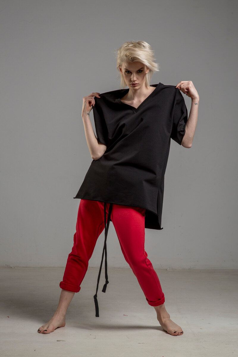 czarny tshirt w serek TOKYO black przod 2m