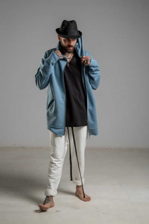 delcane niebieska bluza z kapturem TOKYO blue man przod 1m