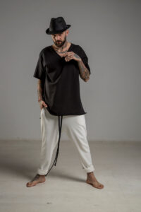 delcane tshirt czarny w serek TOKYO black II men przod 2m