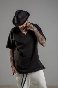 delcane tshirt czarny w serek TOKYO black II men przod 3m