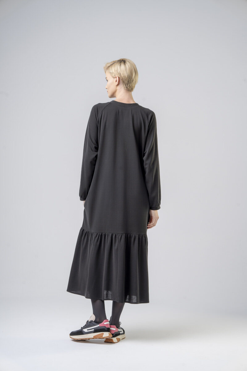 długa-sukienka-delCane-z-wiskozy-z-falbaną-kolekcja-Paris