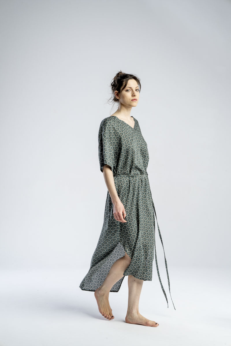 sukienka_kobe_green_delCane_bok_I sukienka-długa-zielona-delCane-kolekcja-kobe
