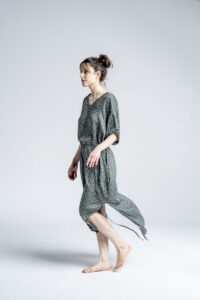 sukienka-długa-zielona-delCane-kolekcja-kobe