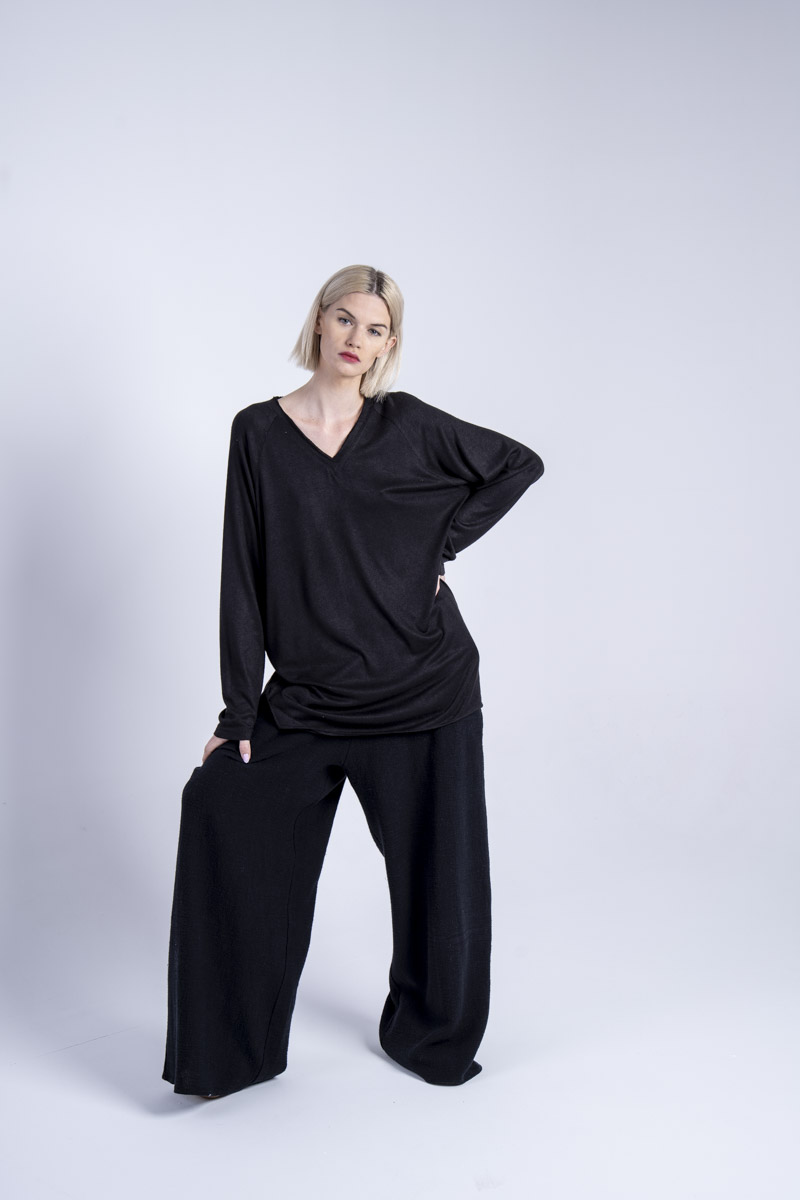 delCane_longsleeve_kioto_black_przód_I longsleeve-bluzka-czarna-kolekcja-kioto-delCane-przód
