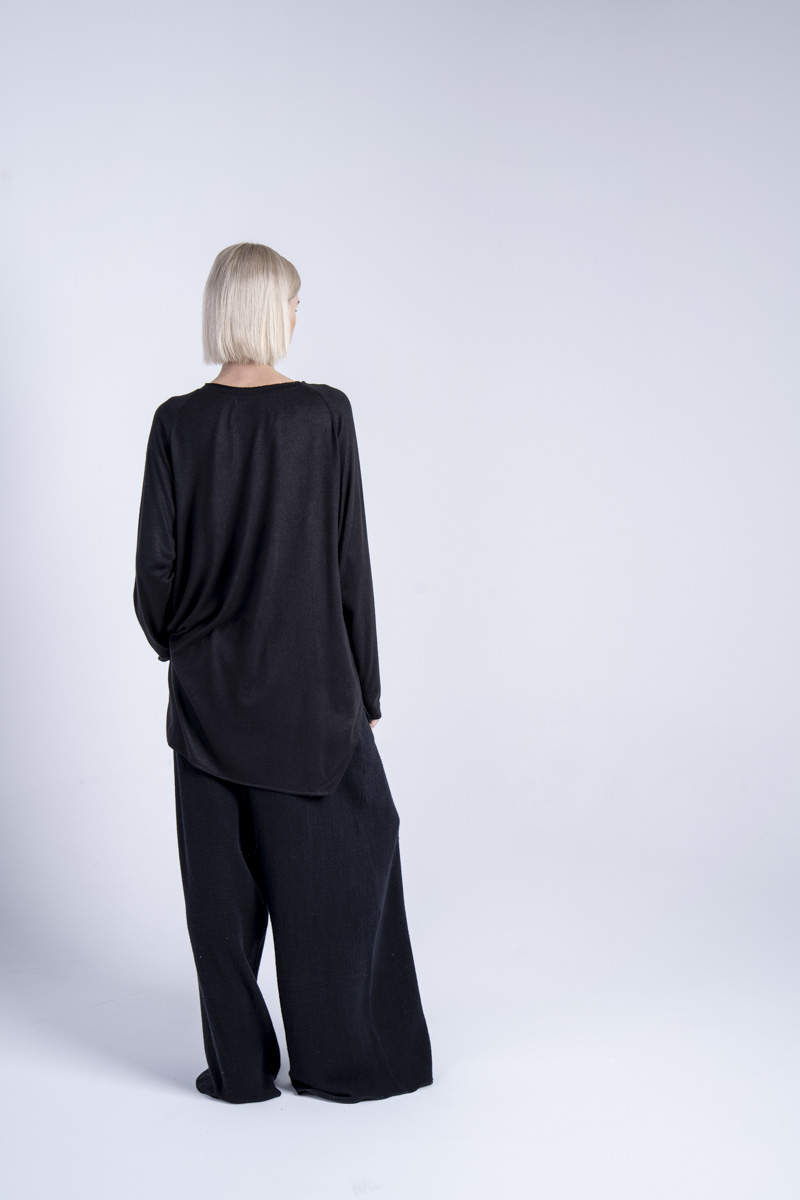 delCane_longsleeve_kioto_black_tył longsleeve-bluzka-czarna-kolekcja-kioto-delCane-tył