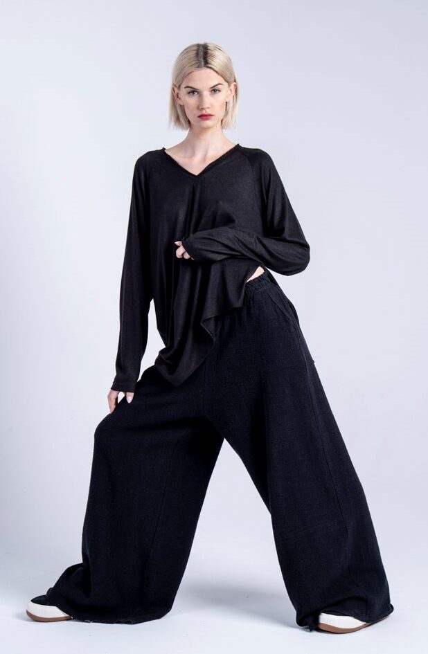 spodnie-czarne-lniane-kolekcja-kioto-delCane-przód