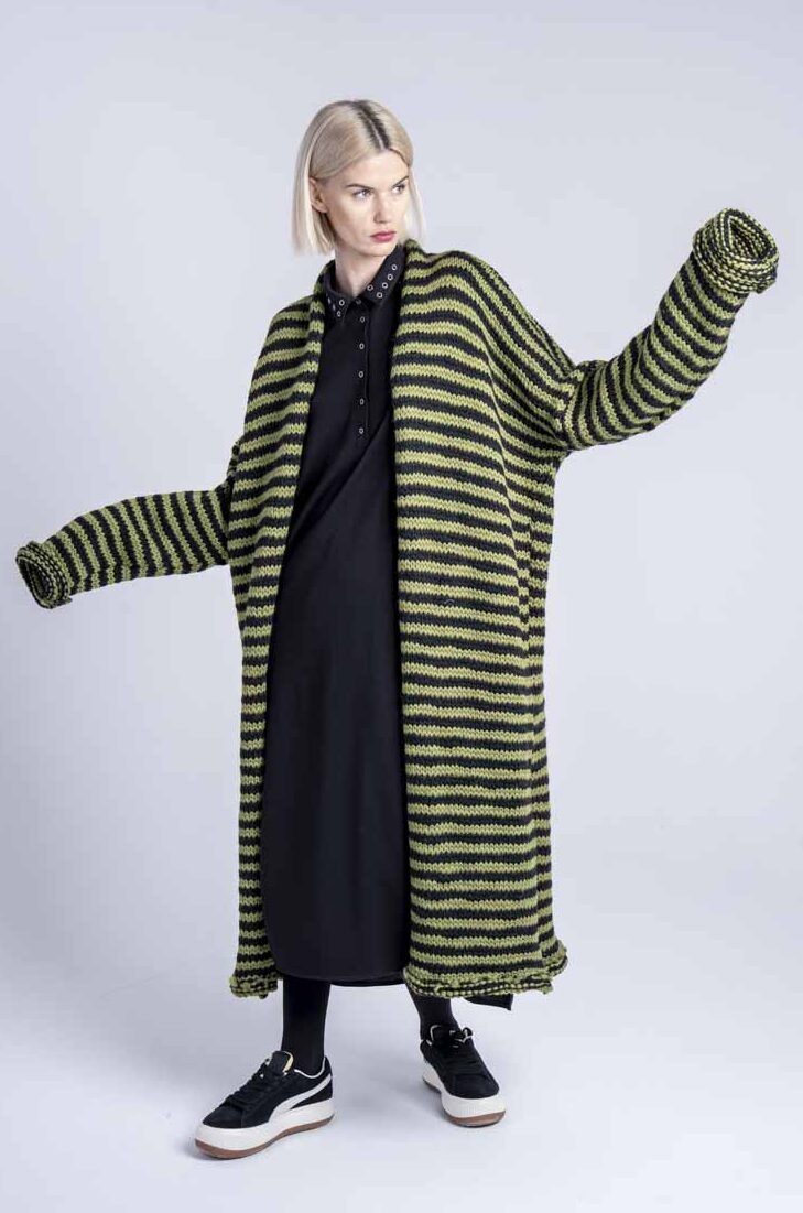 delCane_długi_sweter_kioto_stripes_przód_I długi-wełniany-kardigan-w-pasy-kolekcja-kioto-delCane-przód-II