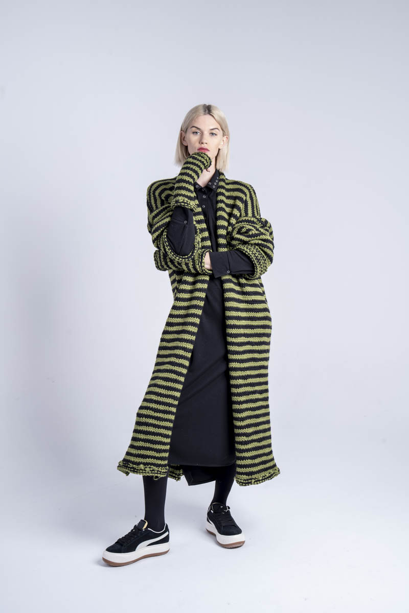 delCane_długi_sweter_kioto_stripes_przód_II długi-wełniany-kardigan-w-pasy-kolekcja-kioto-delCane-przód-I