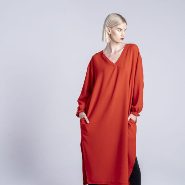 czerwona-długa-sukienka-kolekcja-kioto-delCane-przód
