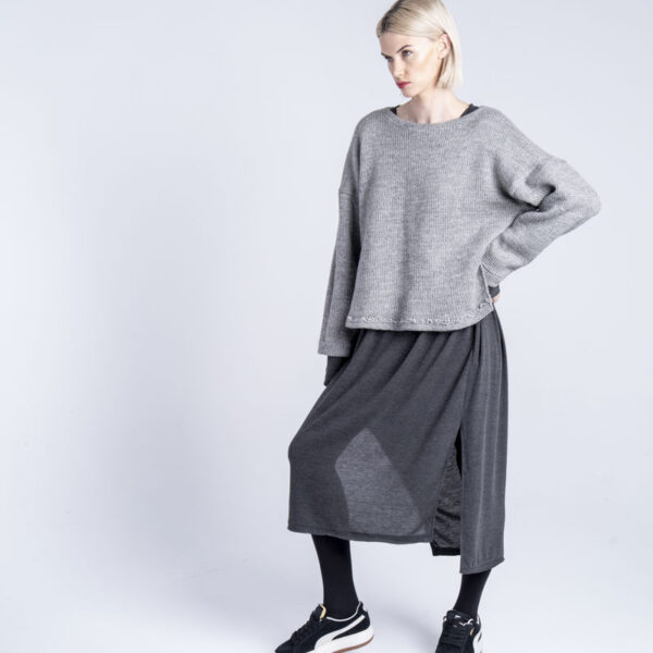 wełniany-krótki-sweter-kolekcja-kioto-delCane-przód