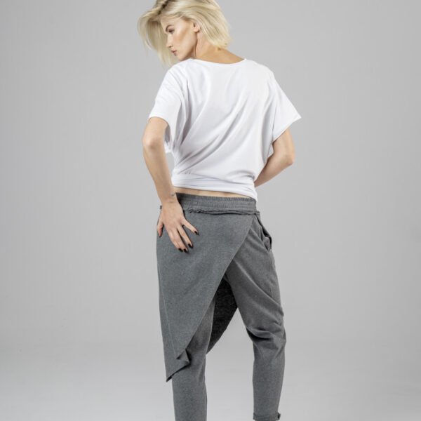 spodnie-z-bawełny-kolekcja-sakai-delCane-tył