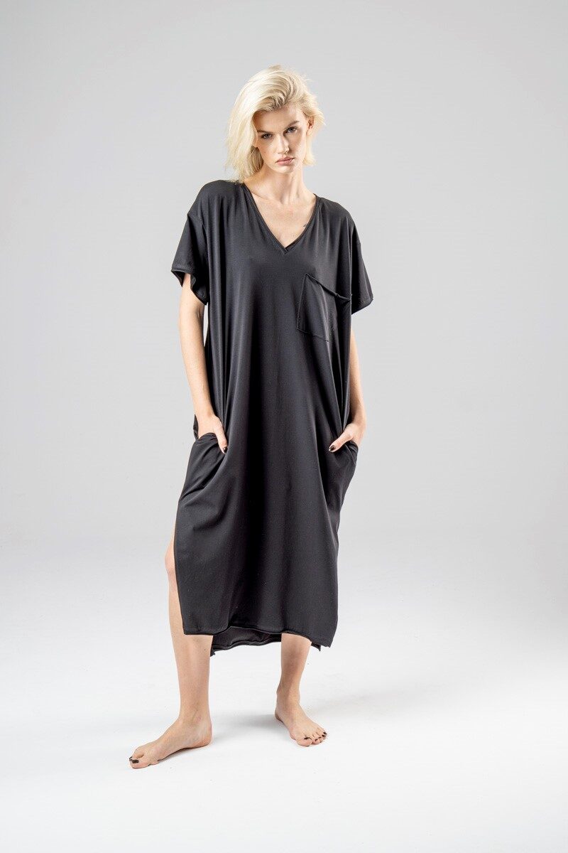 czarna-długa-sukienka-kolekcja-sakai-delCane-przód
