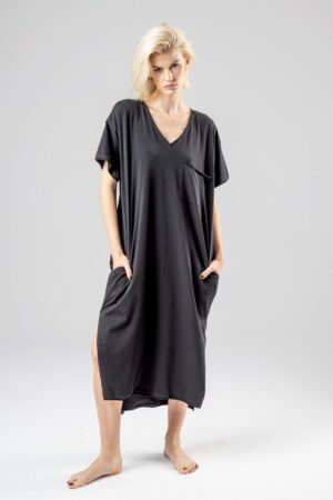 czarna-długa-sukienka-kolekcja-sakai-delCane-przód