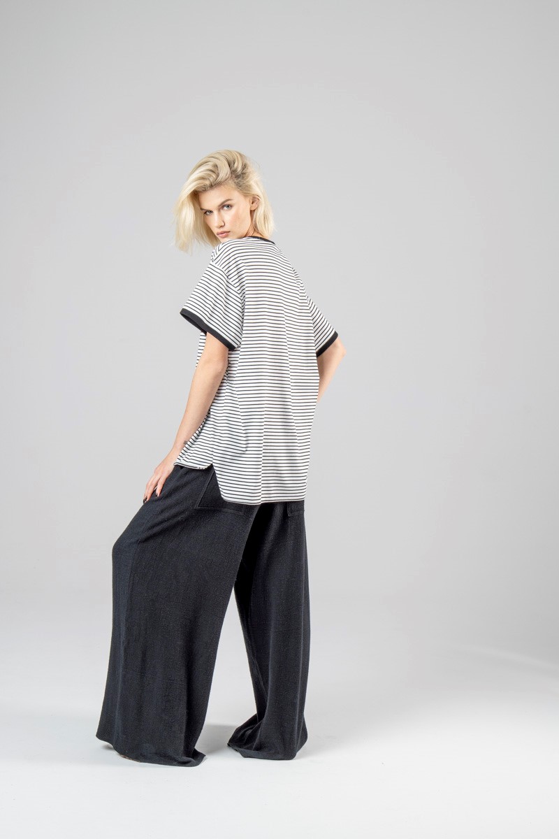 t-shirt_delCane_sakai_stripes_bok t-shirt-w-paski-kolekcja-sakai-delCane-bok