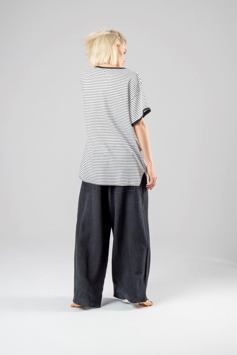 t-shirt_delCane_sakai_stripes_tył t-shirt-w-paski-kolekcja-sakai-delCane-tył