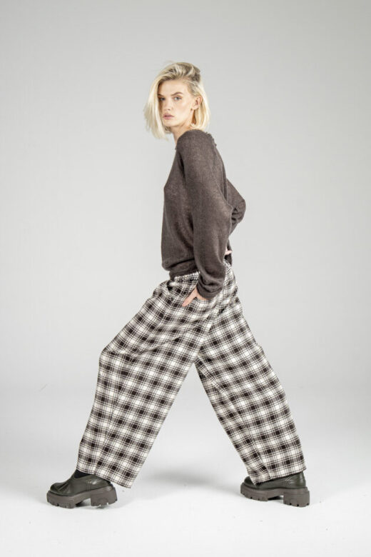 spodnie_nagoja_brown_delCane_bok