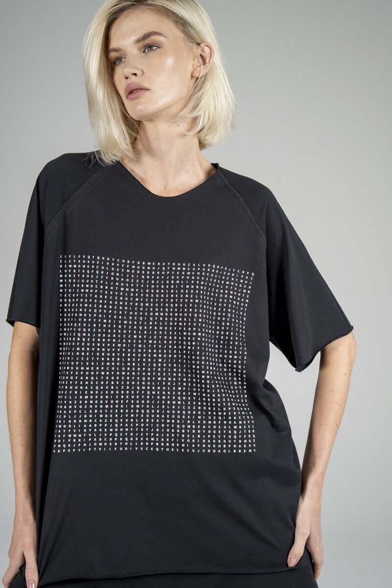 t-shirt-bawełniany-czarny-delCane-kolekcja-nagoja-detal