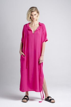 delCane-kolekcja-nagano-długa-różowa-sukienka-z-wiskozy-przód