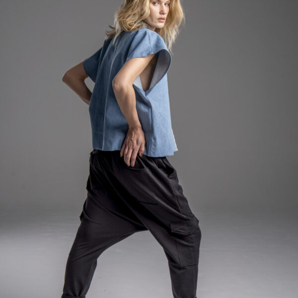 delCane-kolekcja-naha-krótka-kamizelka-blue-jeans-postrzępiona